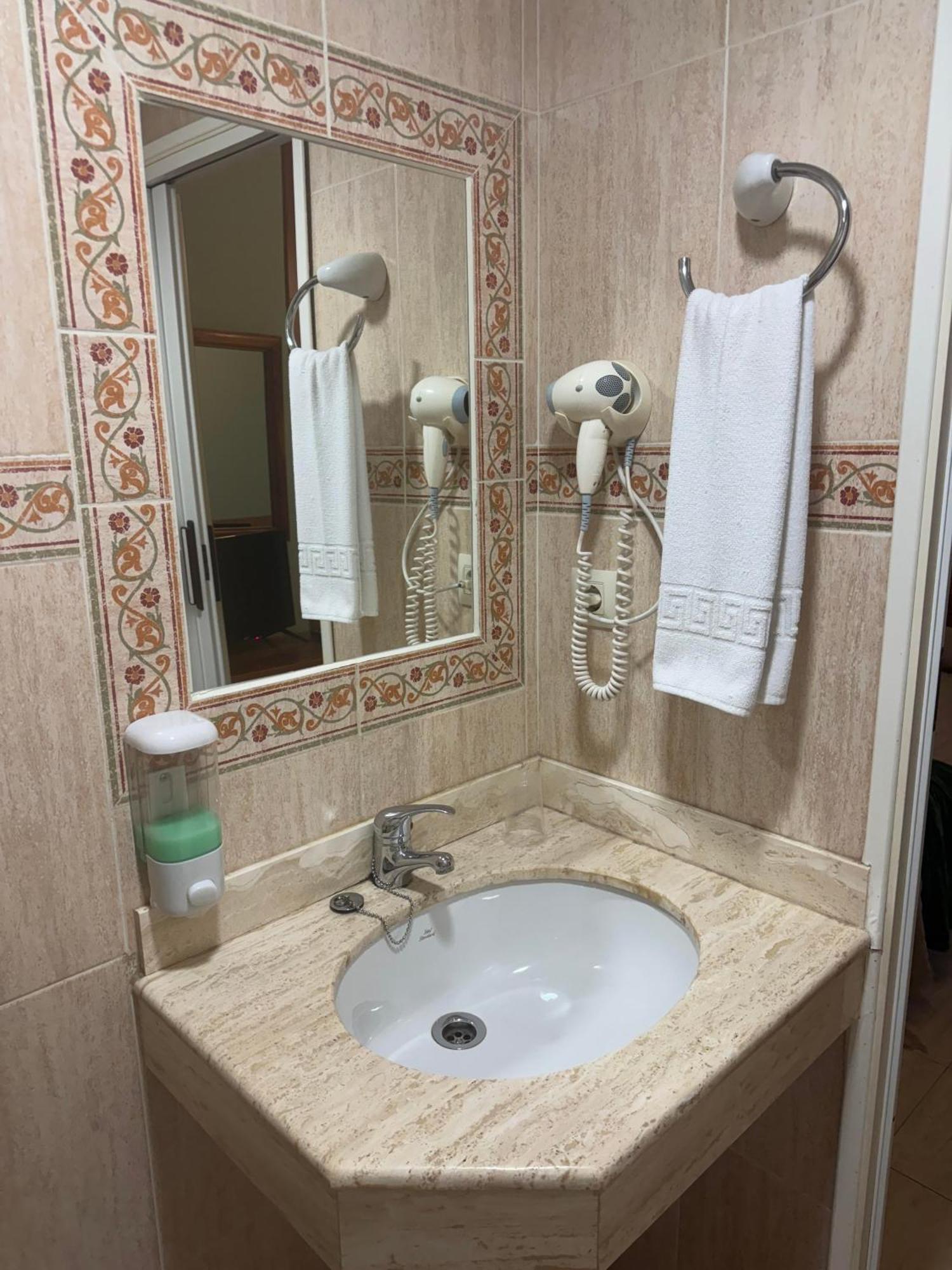 Hostal Joaquin Las Ventas con Pena Aguilera Eksteriør billede